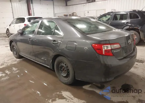 2013 Toyota Camry Le z USA, uszkodzony, nr VIN 4T4BF1FK0DR297468